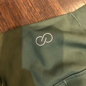 CALIA by Carrie Underwood army green leggings. SIZE XS